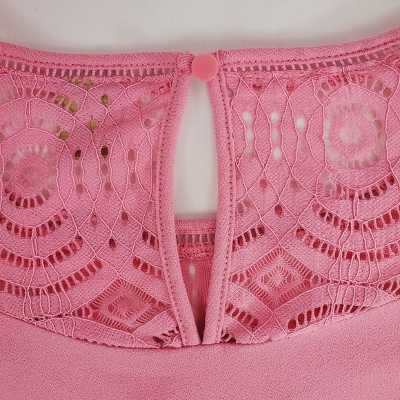 Worthington flutter sleeve Blouse with lace details - Picture 6 of 8